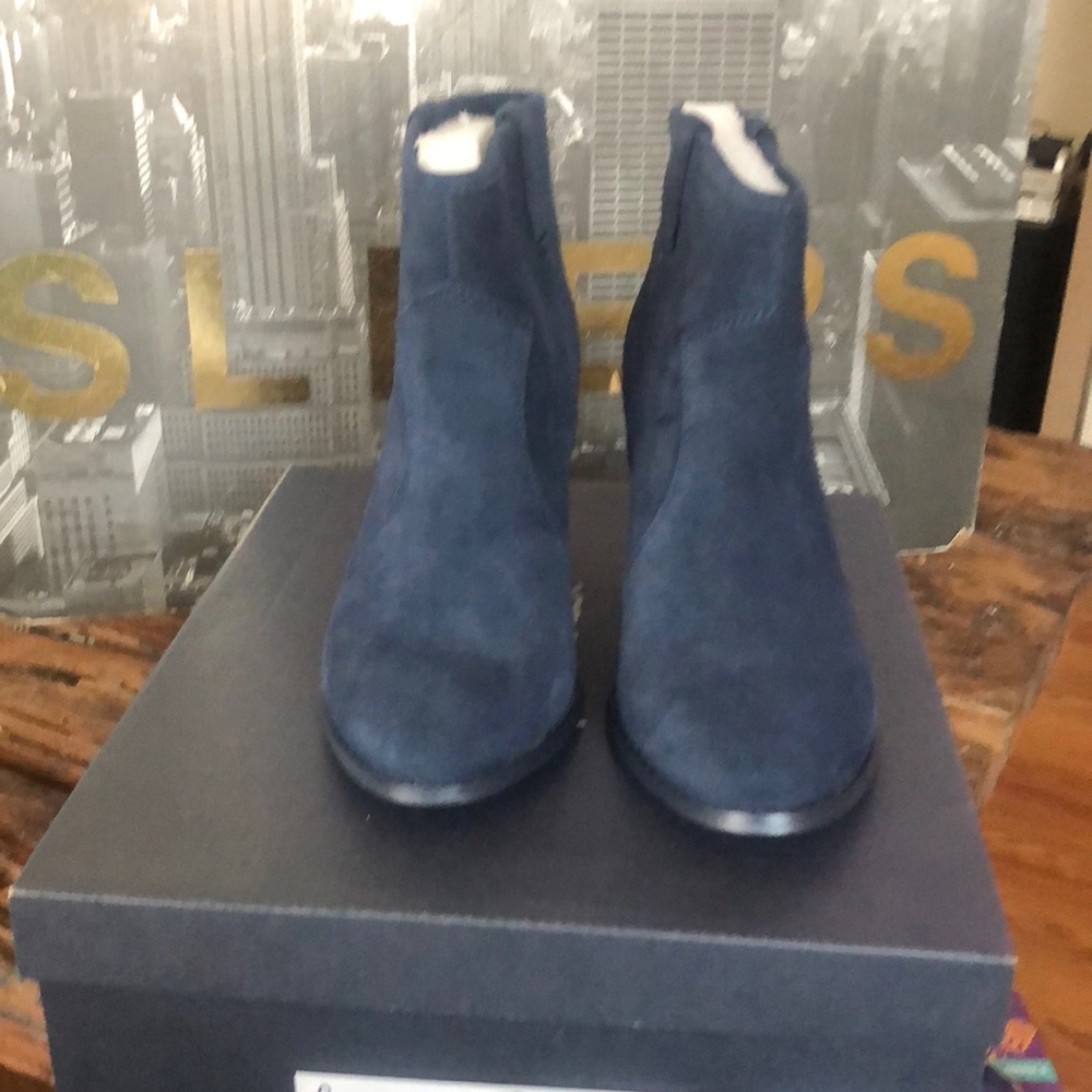 Splendid navy ankle boots